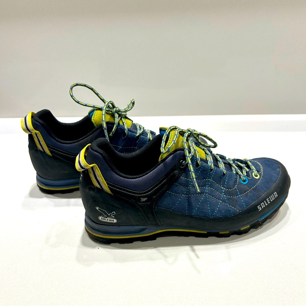 Salewa Women’s Mtn Trainer Pelle hiking shoes - Women’s 8
